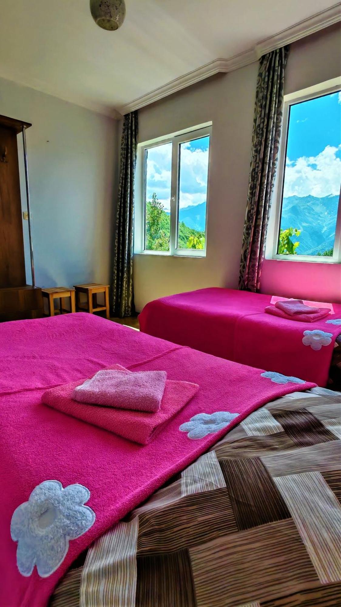 Gujejiani Guest House Mestia Eksteriør billede